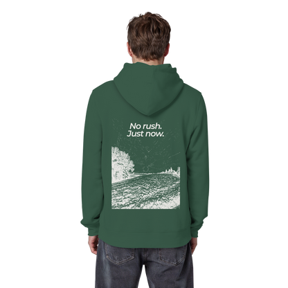 Grüne Wiese - No rush. Just now. - Unisex Bio Basic Hoodie
