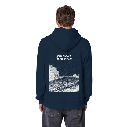 Grüne Wiese - No rush. Just now. - Unisex Bio Basic Hoodie