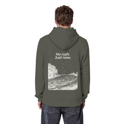 Grüne Wiese - No rush. Just now. - Unisex Bio Basic Hoodie