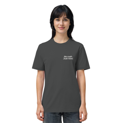 Grüne Wiese - No rush. Just now. - Unisex Bio T-Shirt