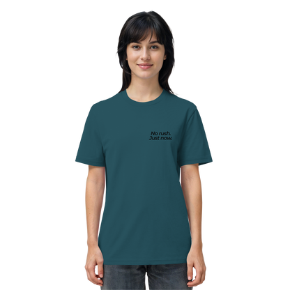 Grüne Wiese - No rush. Just now. - Unisex Bio T-Shirt